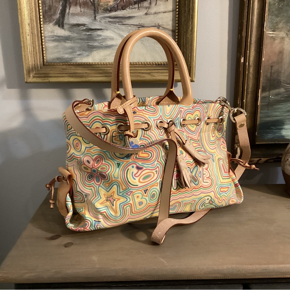 Dooney & Bourke crossbody— great condition